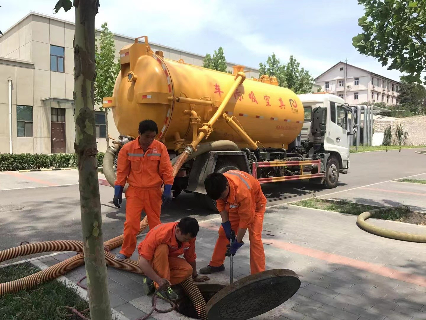 大安化粪池清理与5-8吨吸粪车施工效率分析